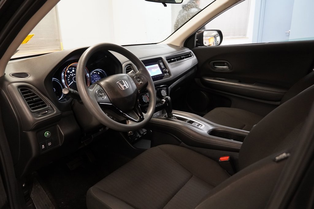 Used 2017 Honda HR-V LX image 6