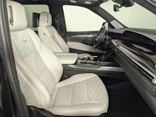Used 2025 Cadillac Escalade V image 28