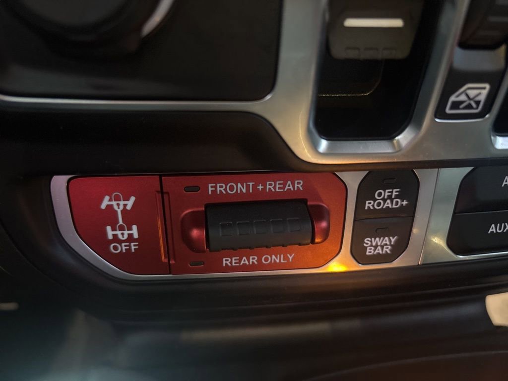 Used 2022 Jeep Wrangler Unlimited Rubicon w/ Xtreme Recon 35" Tire Package image 29