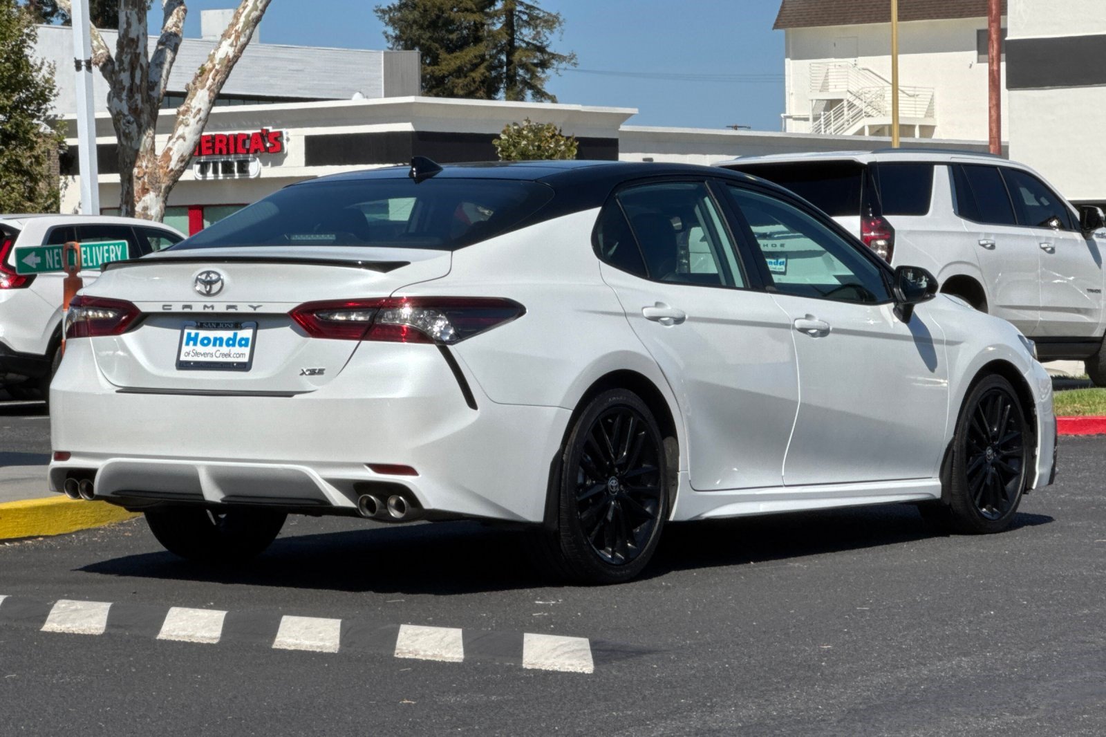 Used 2023 Toyota Camry XSE FWD image 9