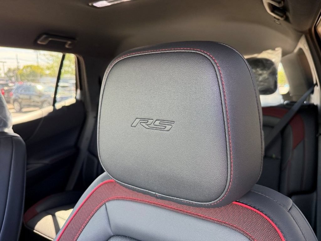 New 2027 Chevrolet Equinox RS w/ Convenience Package III FWD image 13