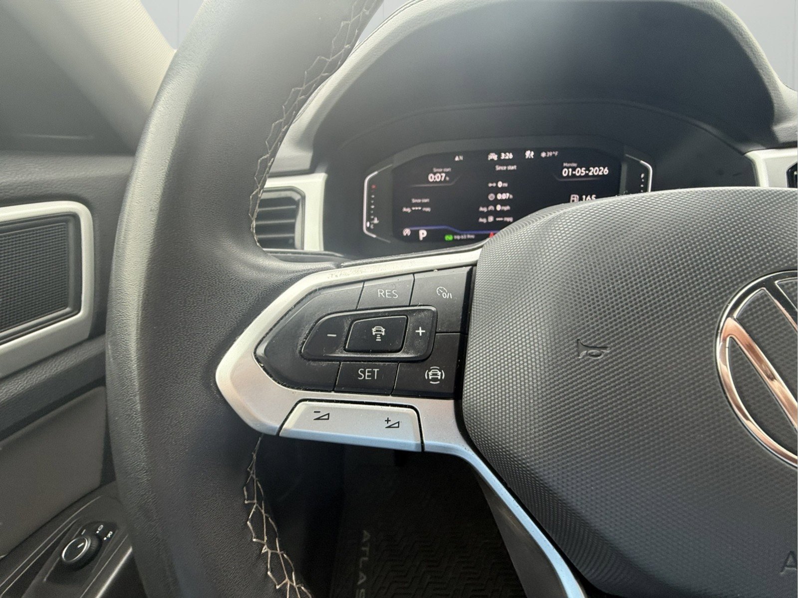 Used 2023 Volkswagen Atlas SE image 39