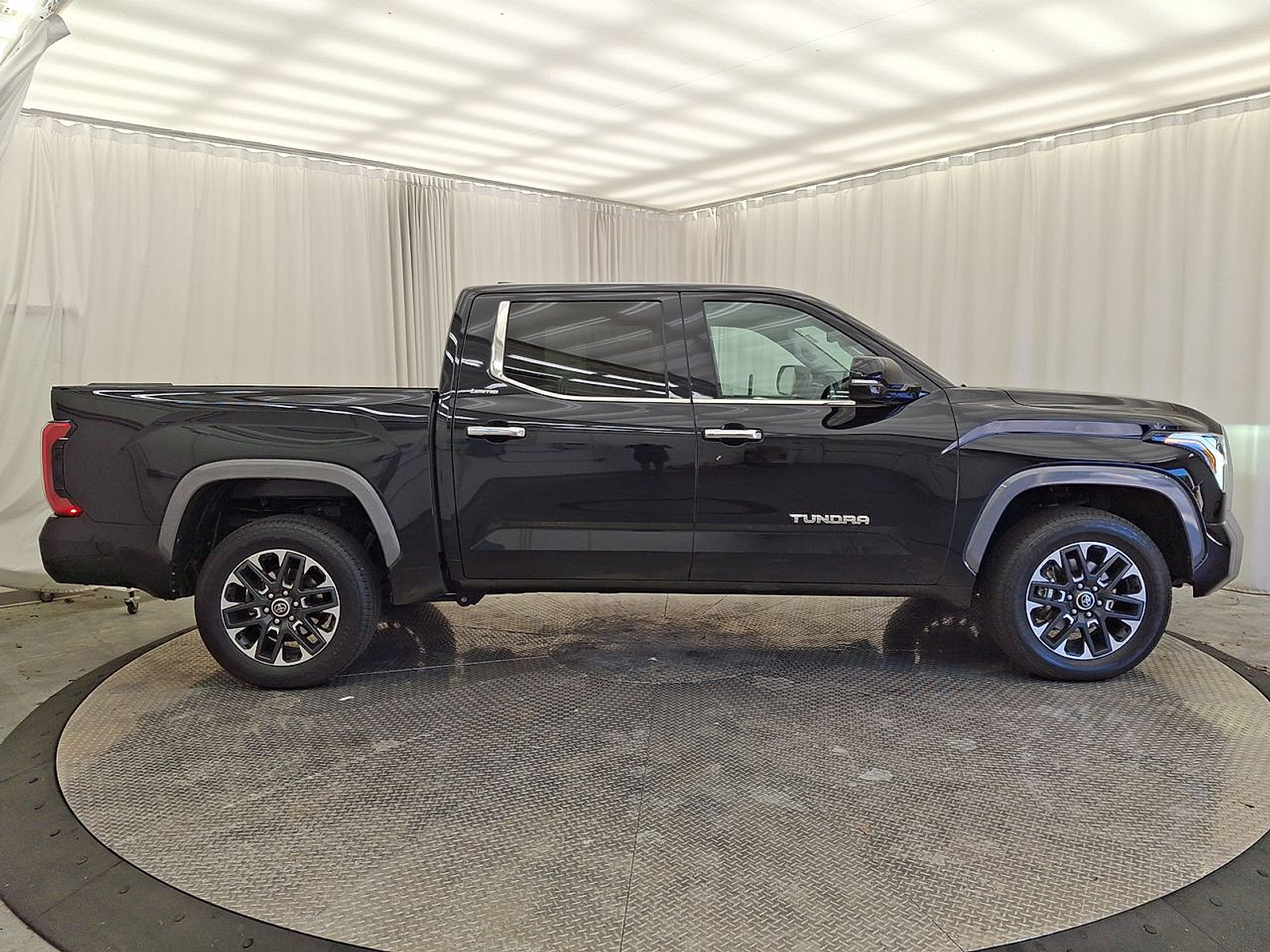 Used 2023 Toyota Tundra Limited AWD/4WD image 26