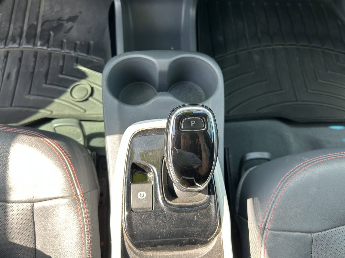 Used 2017 Chevrolet Bolt Premier w/ Driver Confidence II Package FWD image 10
