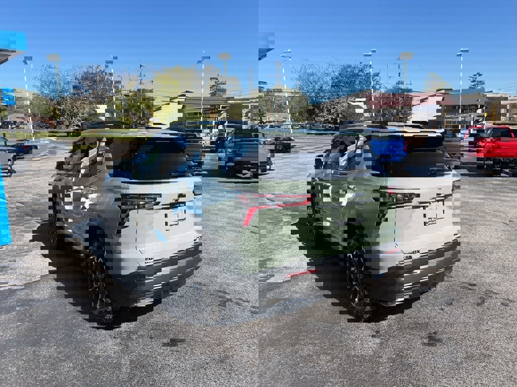 New 2026 Chevrolet Equinox ACTIV image 5