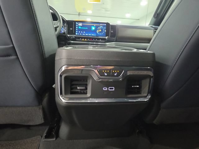 Used 2024 Chevrolet Silverado 1500 High Country w/ Technology Package AWD/4WD image 27