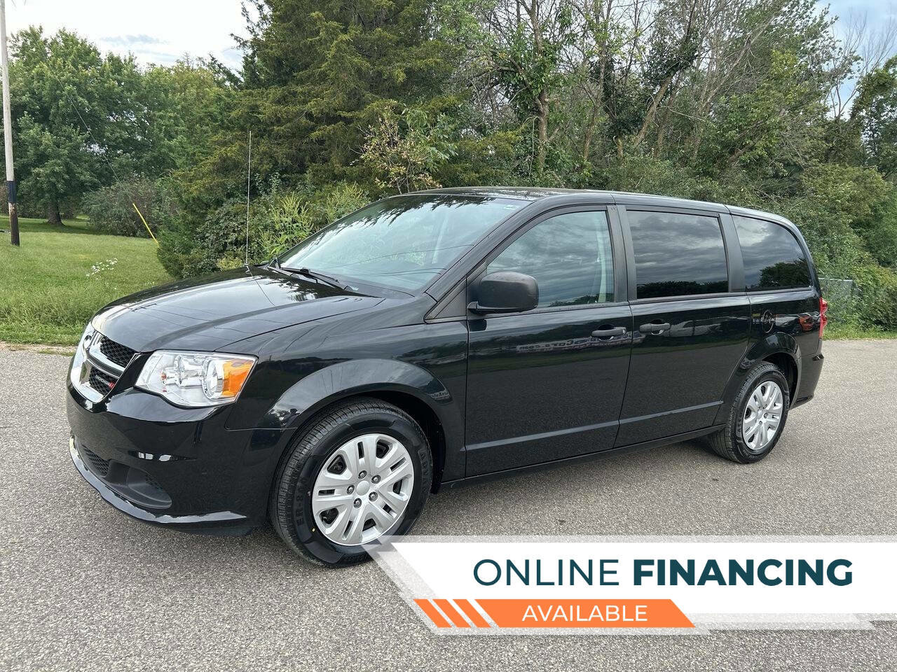 Used 2020 Dodge Grand Caravan SE image 1