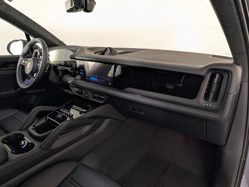 New 2026 Porsche Cayenne GTS AWD/4WD image 19