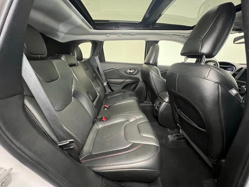 Used 2022 Jeep Cherokee Trailhawk w/ Sun, Sound & Nav Group image 8