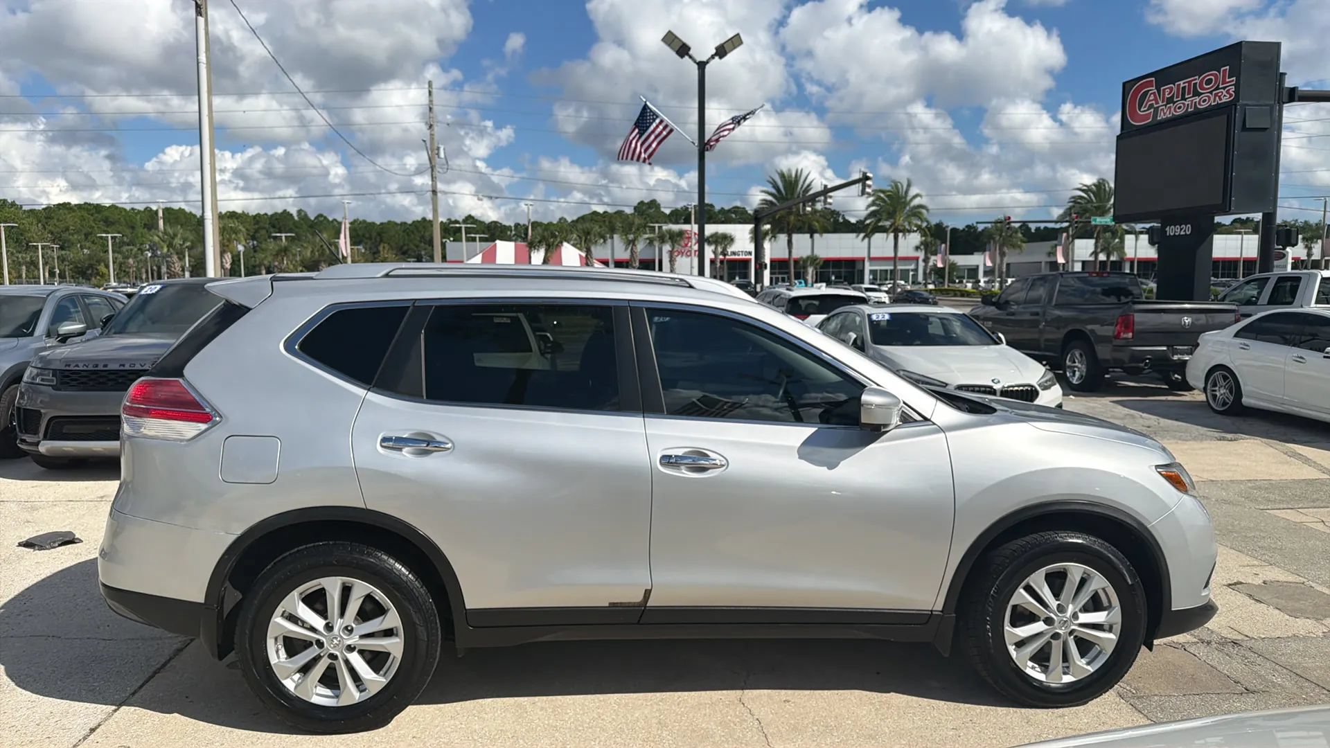 Used 2015 Nissan Rogue SV w/ SV Premium Package FWD image 6