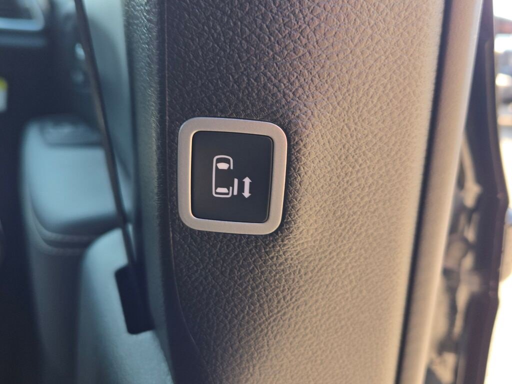 New 2026 Chrysler Pacifica Select image 11