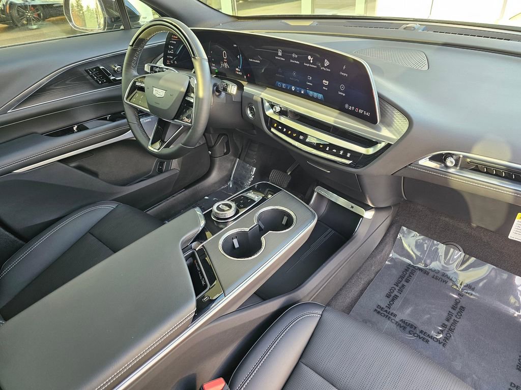 Used 2025 Cadillac Lyriq Sport image 11