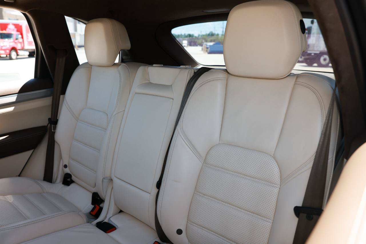 Used 2014 Porsche Cayenne GTS AWD/4WD image 10