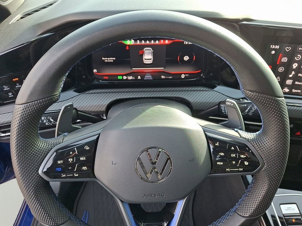 Used 2024 Volkswagen Golf R image 21