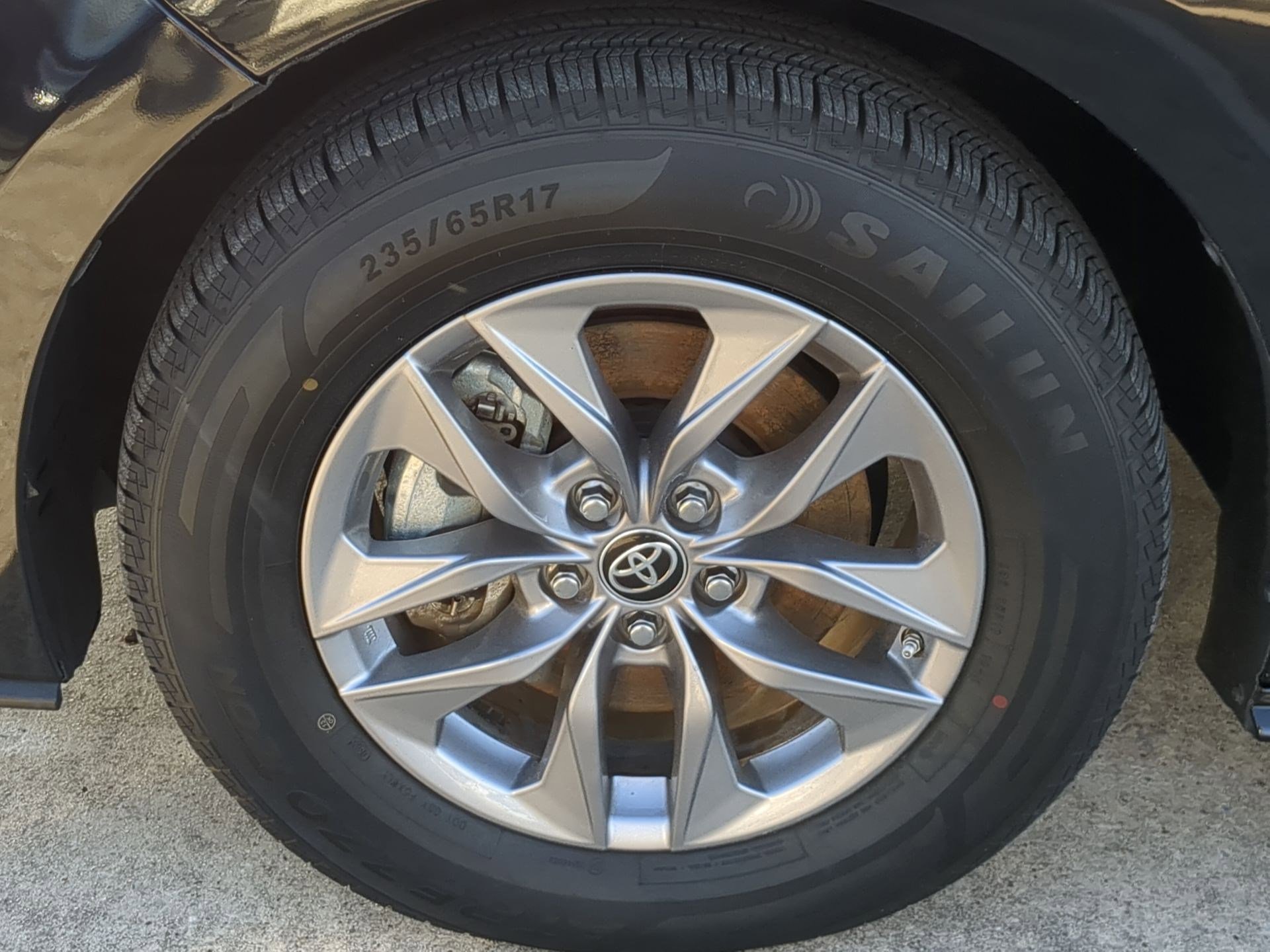 Used 2023 Toyota Sienna XLE image 11