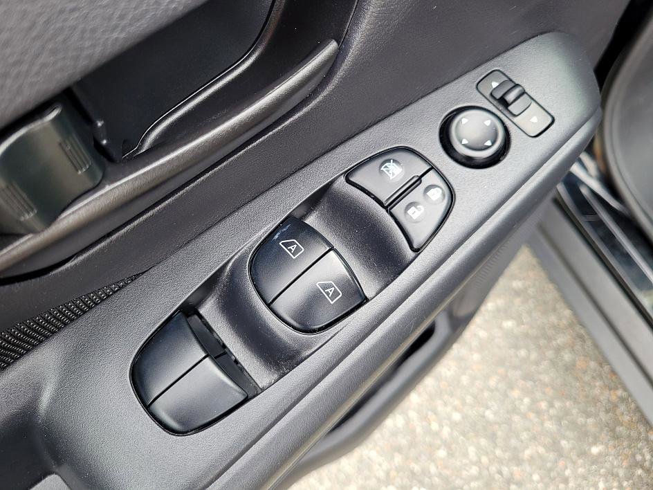 Certified 2024 Nissan Kicks S image 10