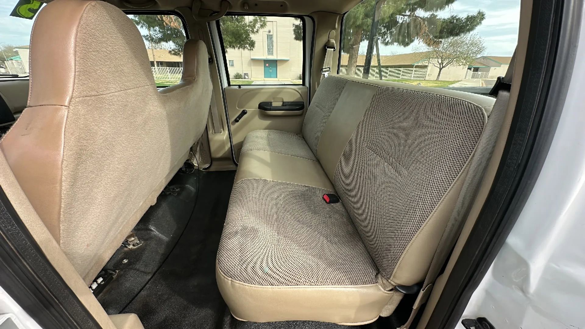 Used 2005 Ford F350 Lariat image 10