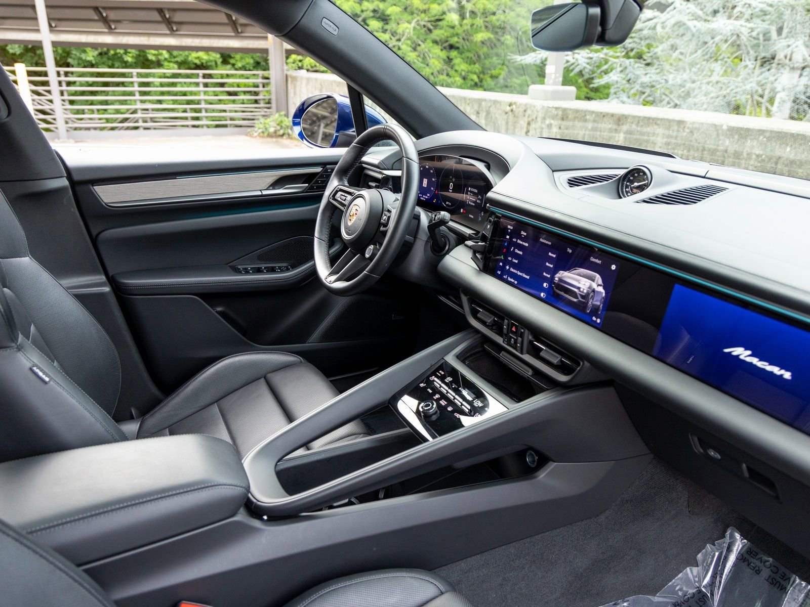 Used 2024 Porsche Macan 4 Electric image 52