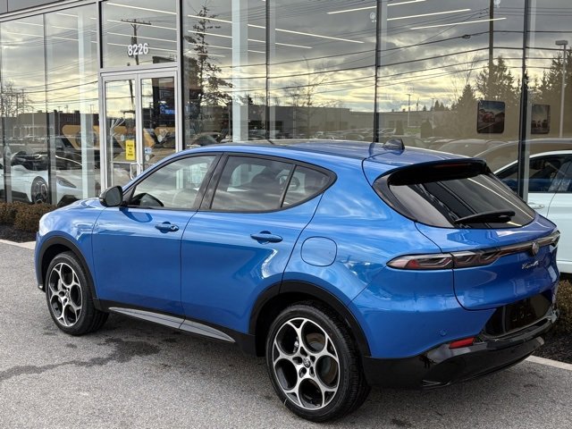 New 2025 Alfa Romeo Tonale w/ Premium Package image 3