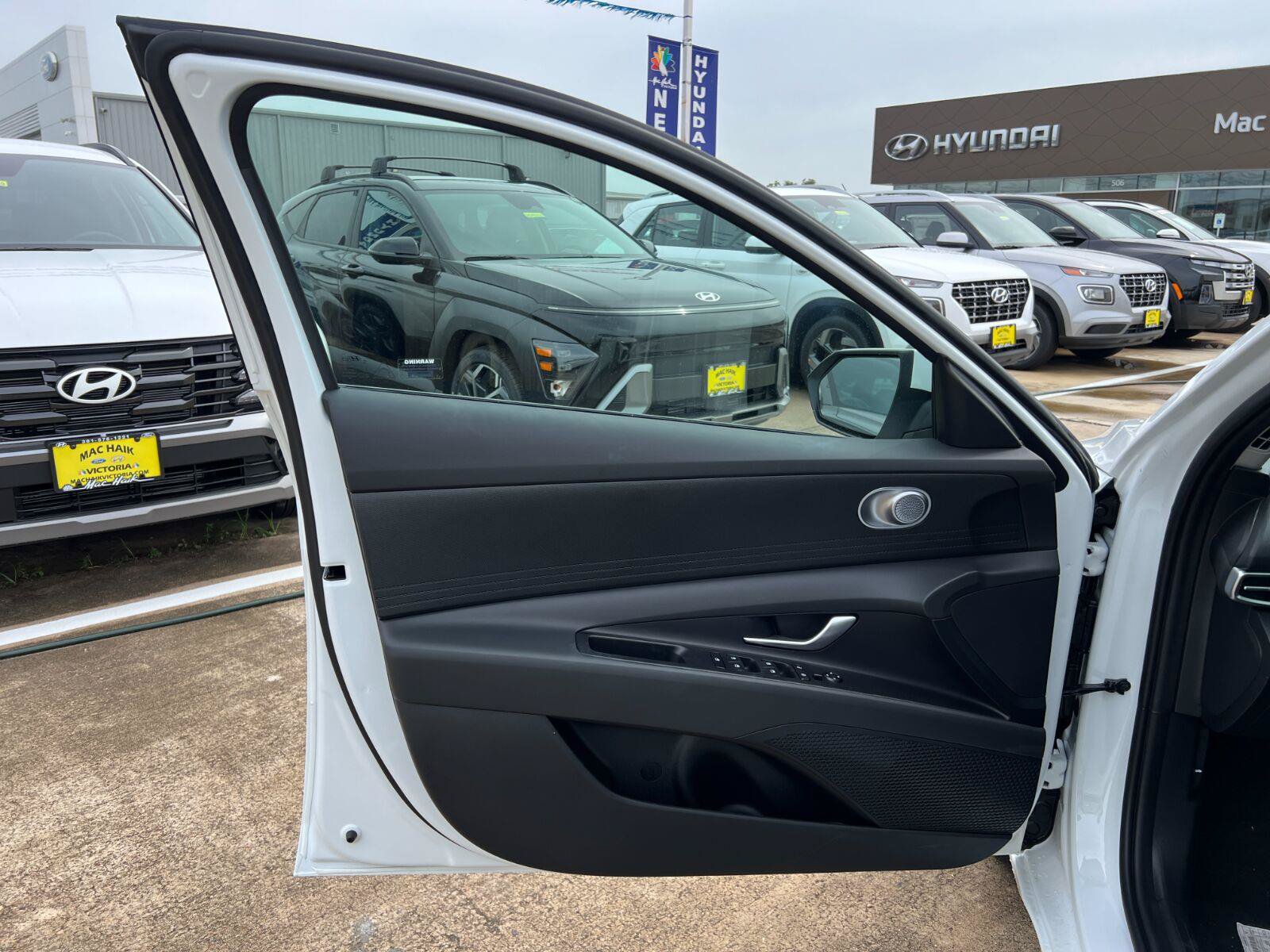 New 2026 Hyundai Elantra SE FWD image 10