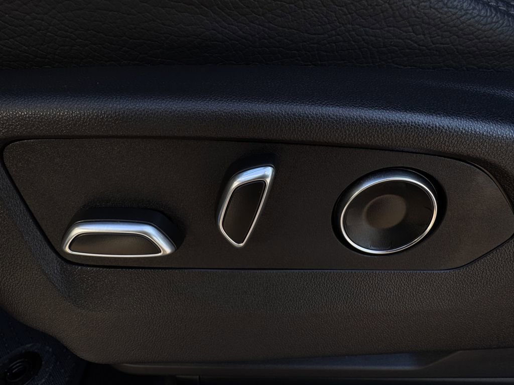 Used 2025 GMC Yukon Denali image 24