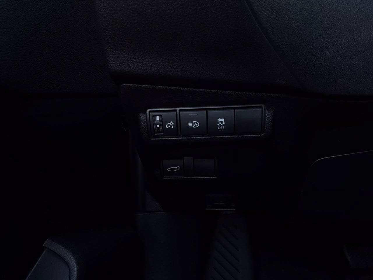 New 2026 Toyota Corolla Cross XLE w/ Convenience Package FWD image 23