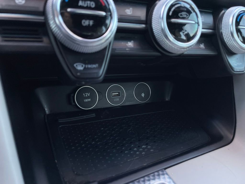 Used 2023 Genesis G70 3.3T w/ Sport Prestige Package image 18