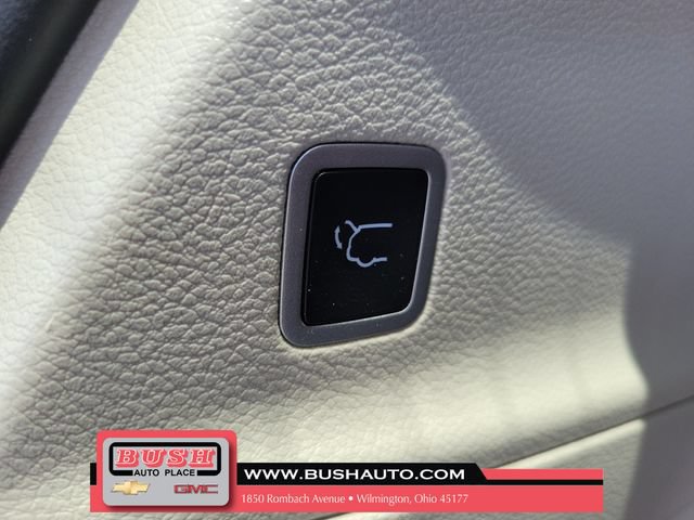 Used 2024 Chrysler Pacifica Touring-L FWD image 9