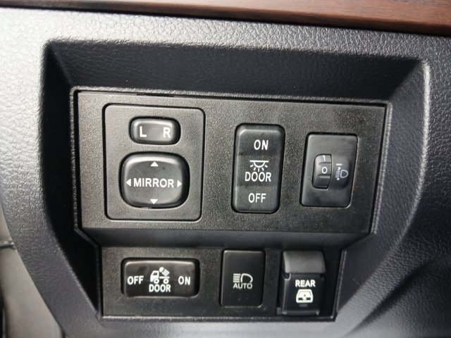 Used 2021 Toyota Tundra Limited w/ Nightshade Special Edition AWD/4WD image 18