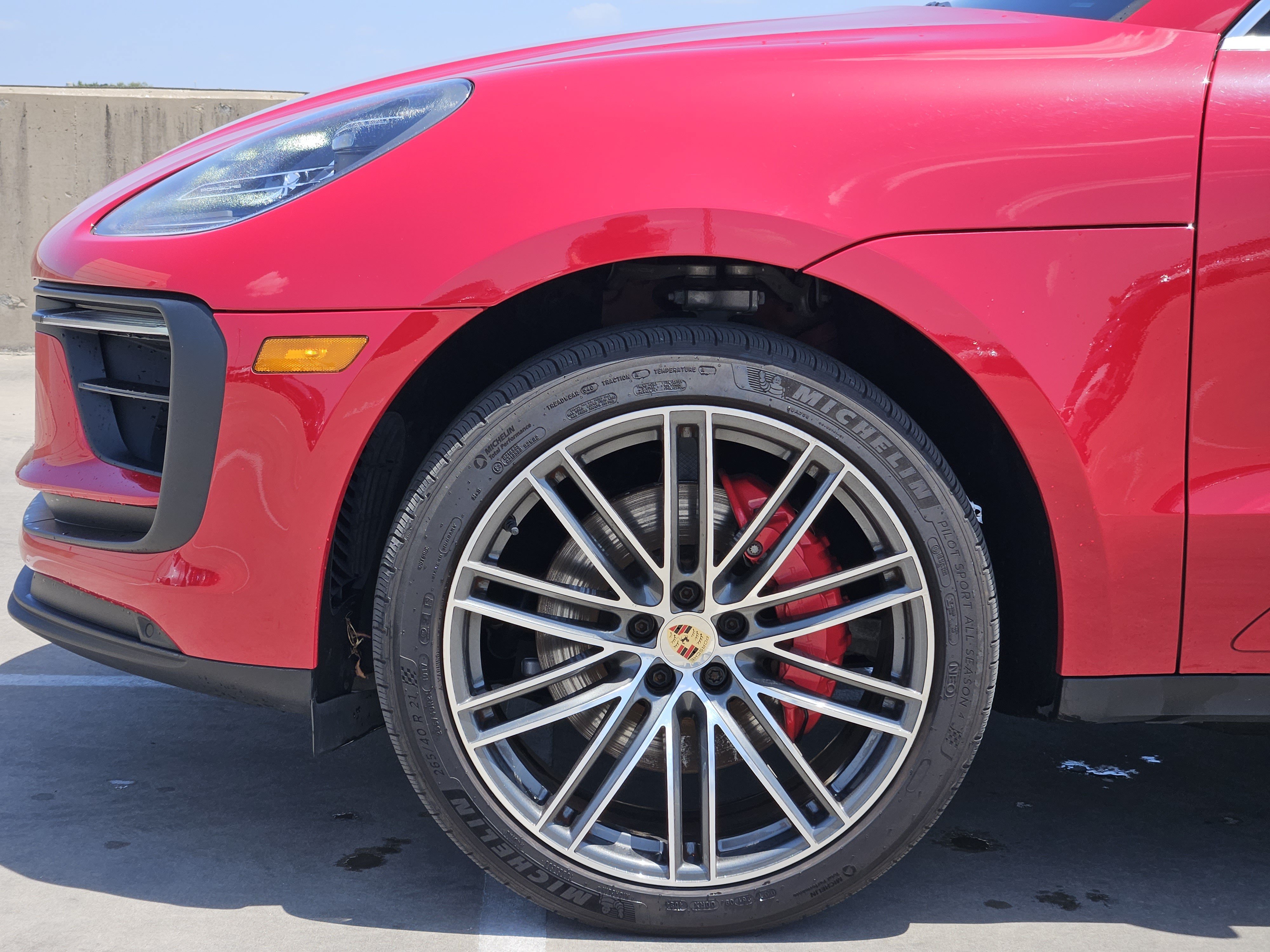 Certified 2023 Porsche Macan S AWD/4WD image 13