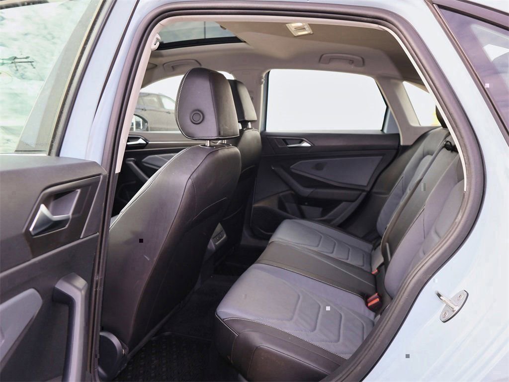 Certified 2025 Volkswagen Jetta SEL image 15