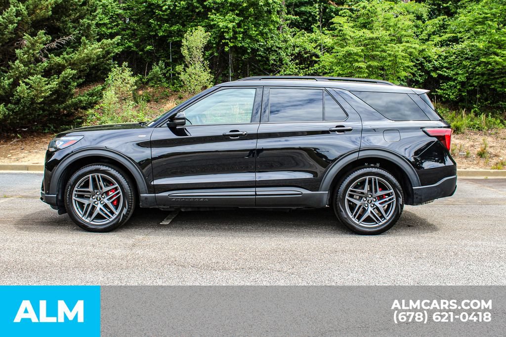 Used 2025 Ford Explorer ST-Line w/ ST-Line Street Pack AWD/4WD image 6