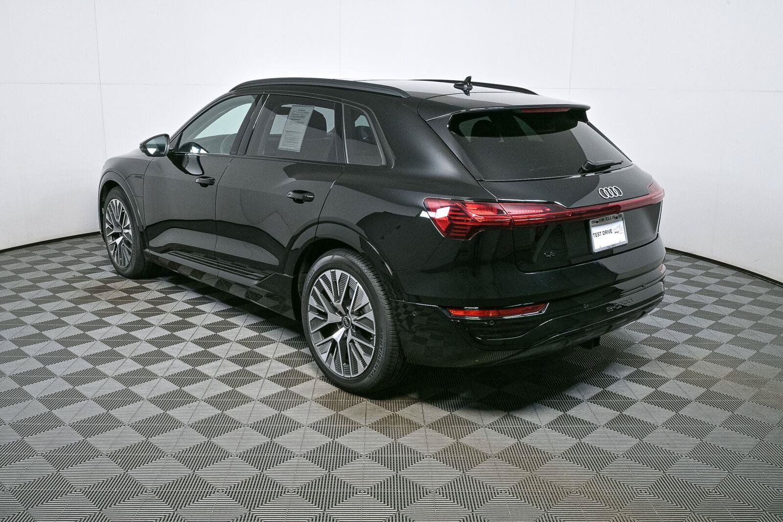 Used 2024 Audi Q8 e-tron Prestige w/ Prestige Package AWD/4WD image 32