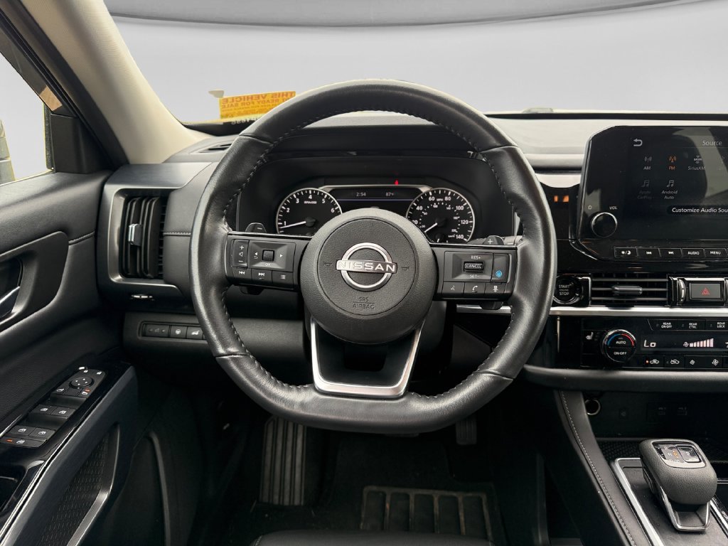 Used 2025 Nissan Pathfinder SL AWD/4WD image 15
