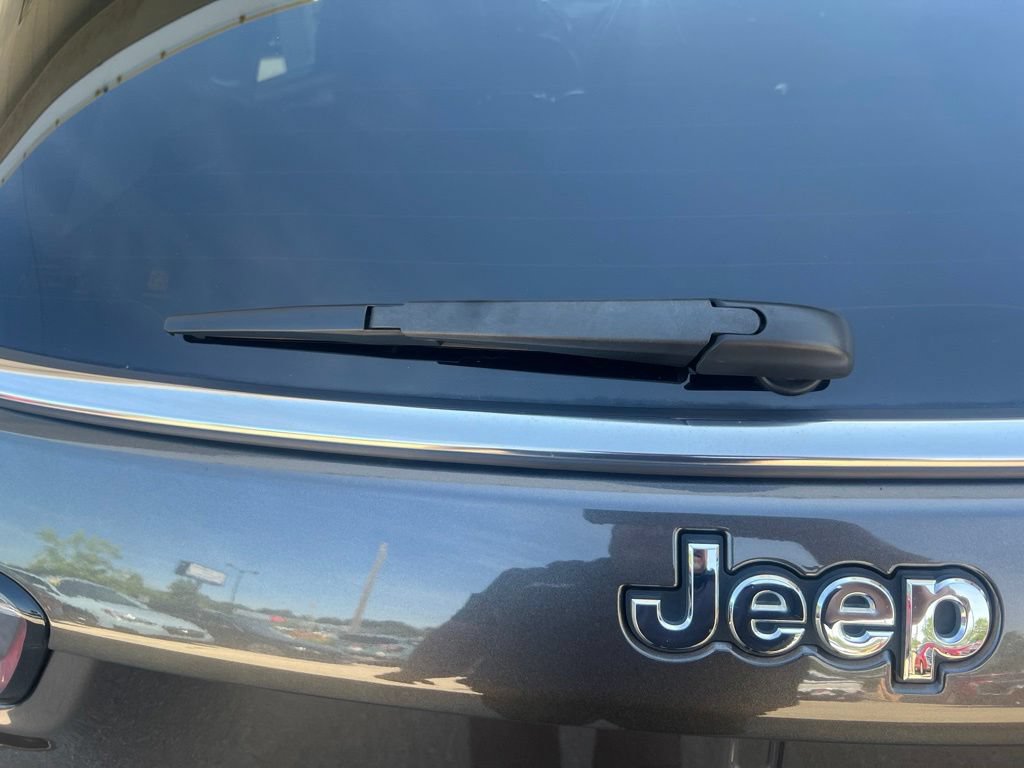Used 2018 Jeep Compass Latitude w/ Cold Weather Group AWD/4WD image 35