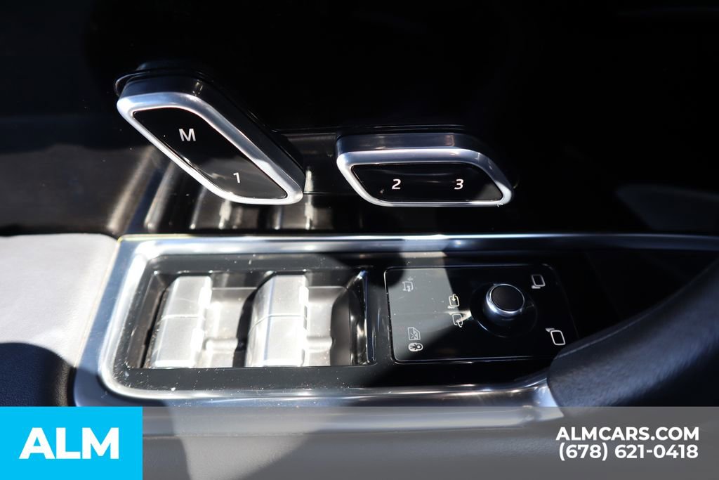 Used 2024 Land Rover Range Rover SE image 11