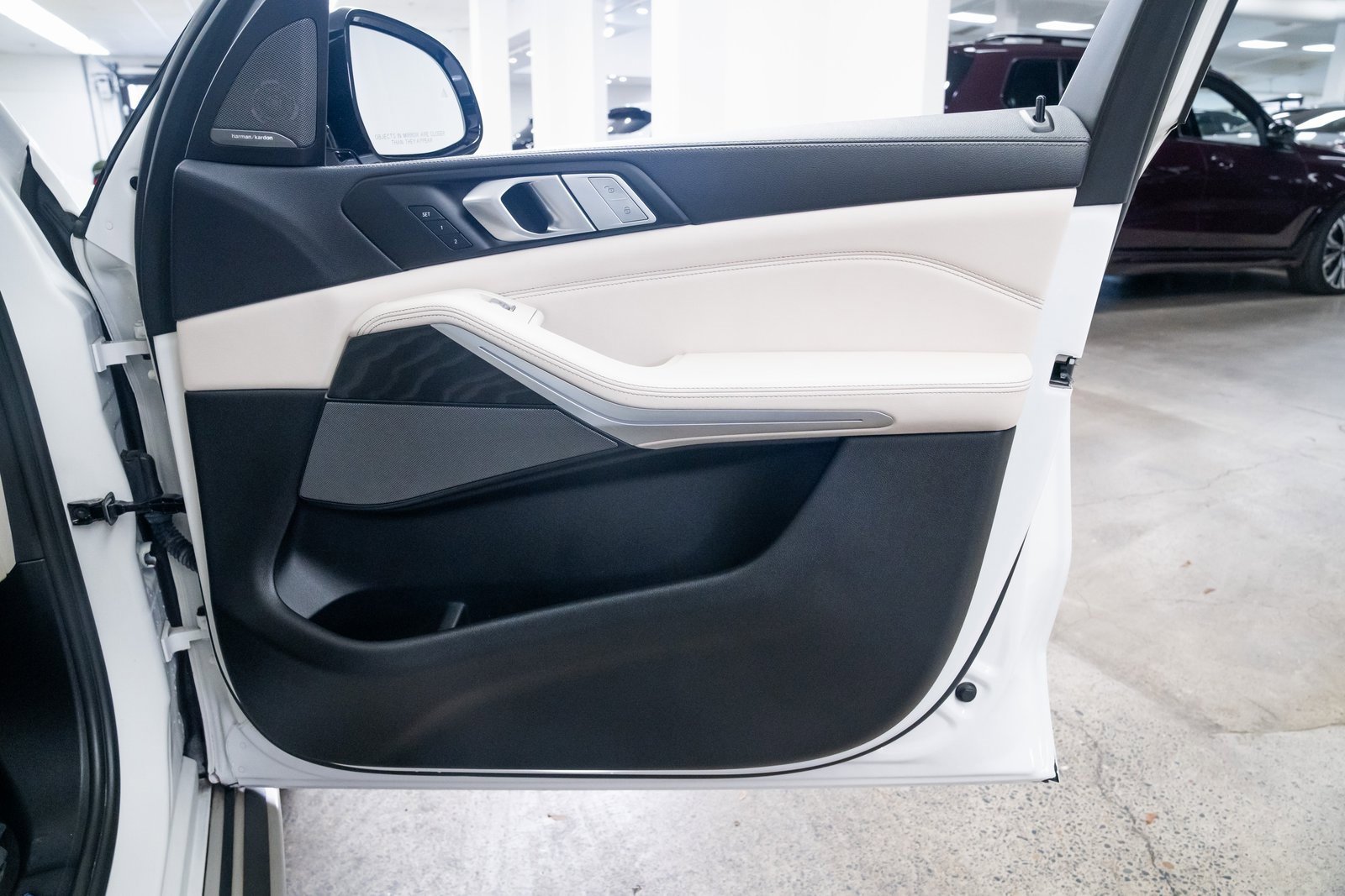 Used 2021 BMW X7 xDrive40i w/ M Sport Package image 24