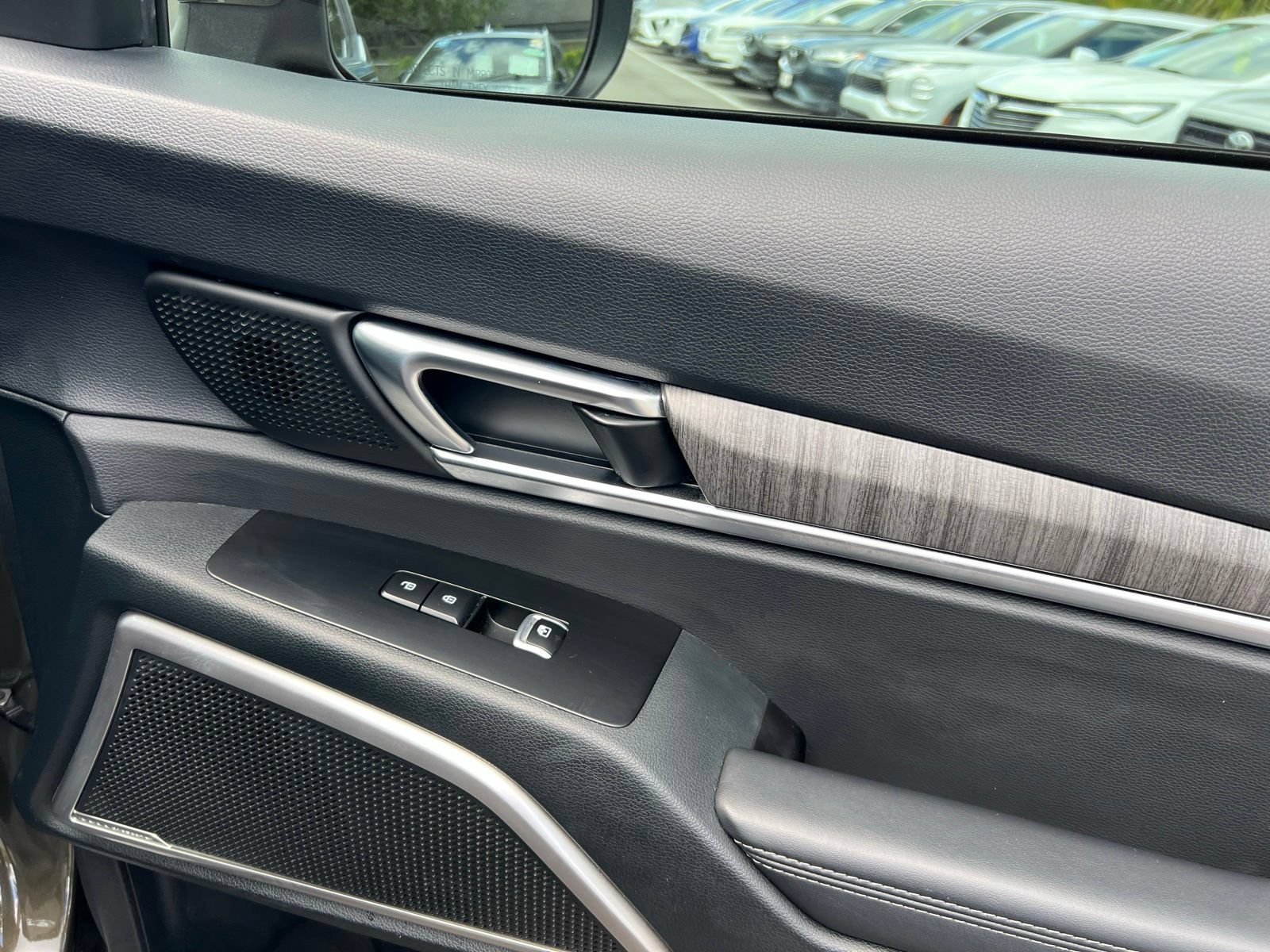Used 2025 Kia Telluride EX w/ EX Captain's Chair Package FWD image 64