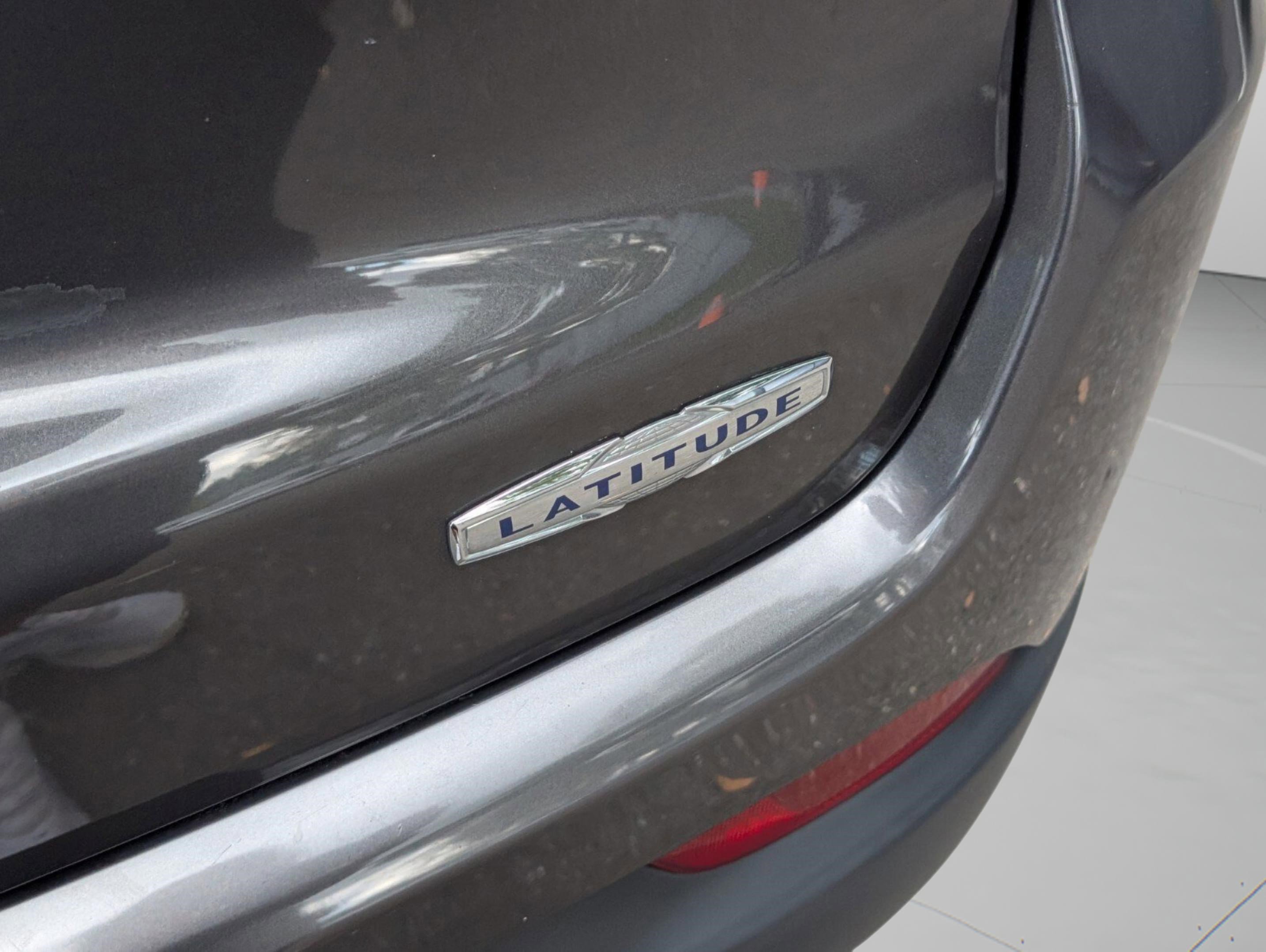 Used 2019 Jeep Compass Latitude image 30