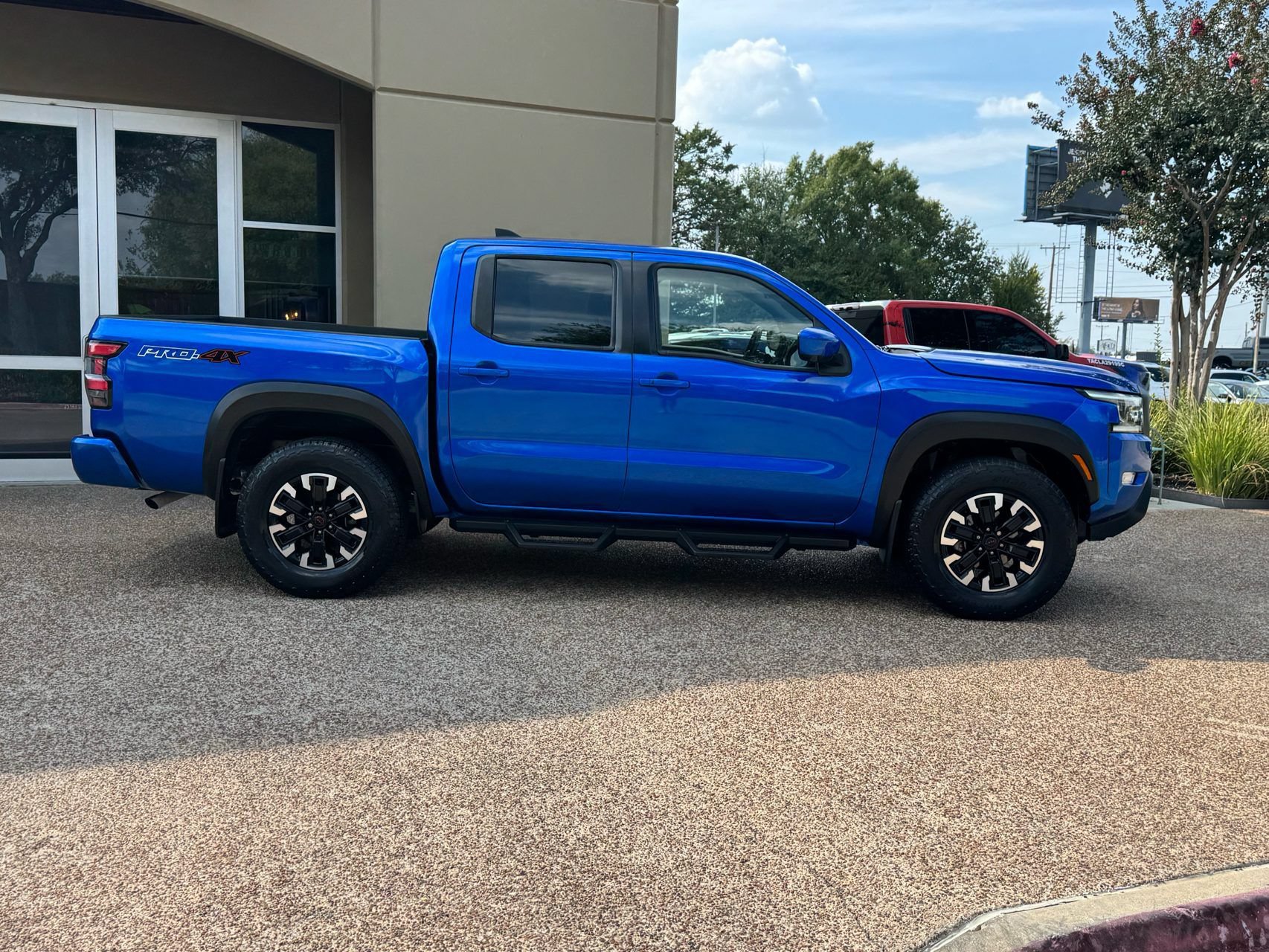 Used 2024 Nissan Frontier PRO-4X w/ Pro Convenience Package AWD/4WD image 7