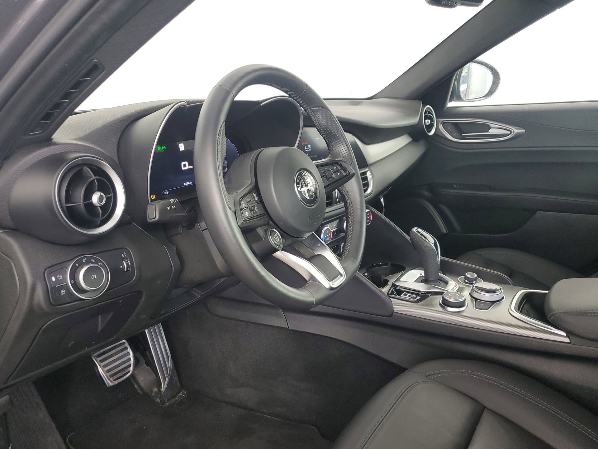 Used 2024 Alfa Romeo Giulia Ti w/ Active Assist Plus Package image 26