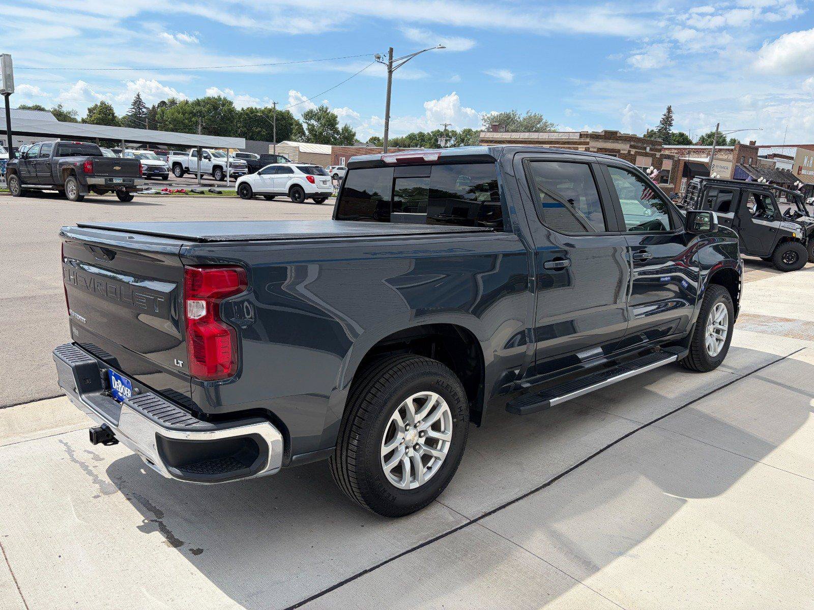 Used 2021 Chevrolet Silverado 1500 LT w/ Z71 Off-Road Package AWD/4WD image 5