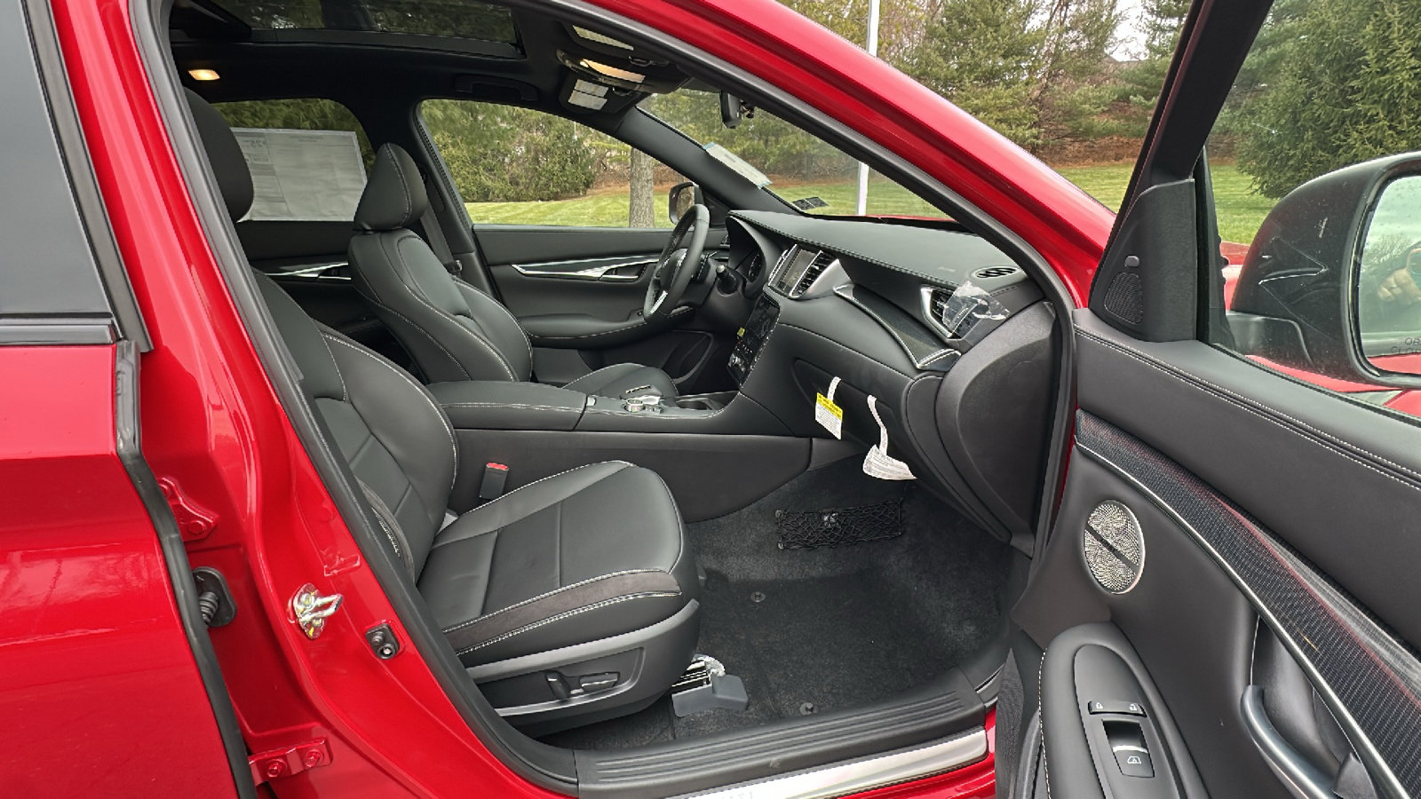 New 2025 INFINITI QX50 Sport w/ Cargo Package image 9