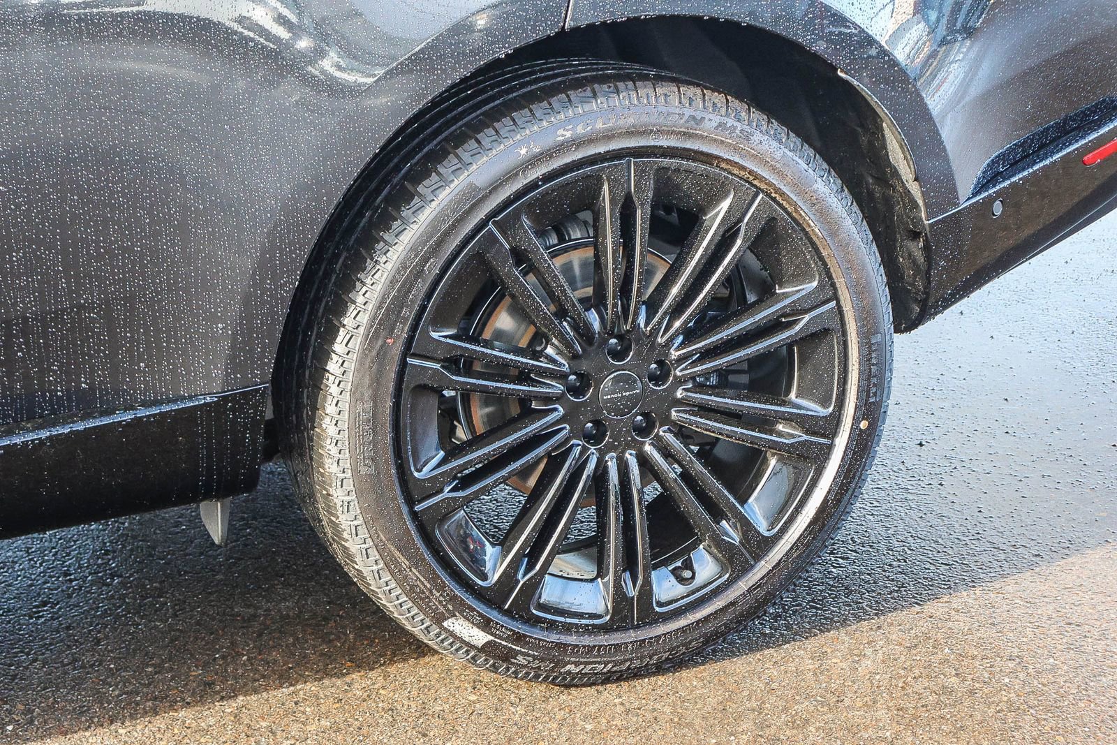 New 2026 Land Rover Range Rover SE image 10