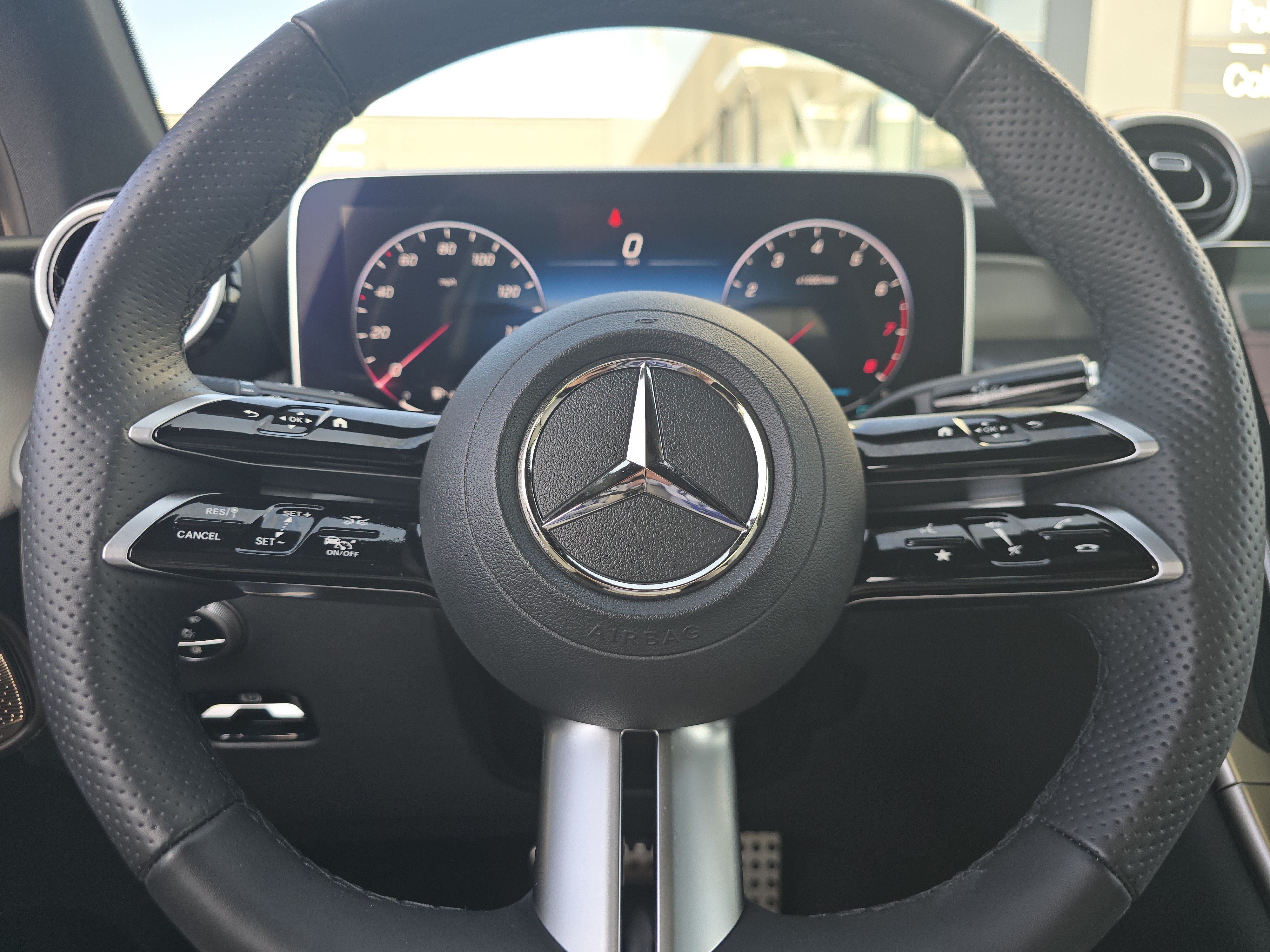 Used 2024 Mercedes-Benz GLC 300 4MATIC image 23