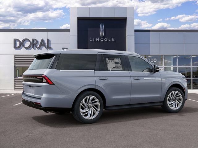 New 2027 Lincoln Navigator Premiere RWD image 6
