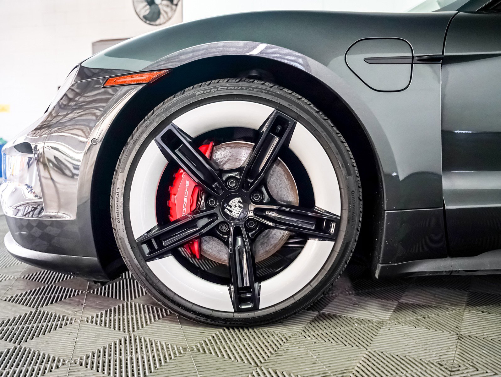 Certified 2025 Porsche Taycan 4S w/ Premium Package image 13