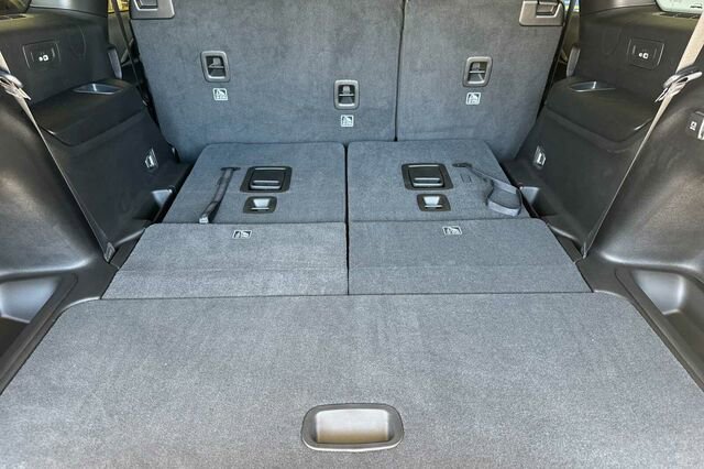 New 2025 Jeep Grand Cherokee L Laredo image 13