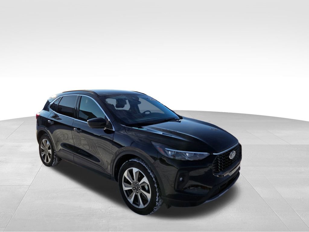 Used 2024 Ford Escape Platinum image 4