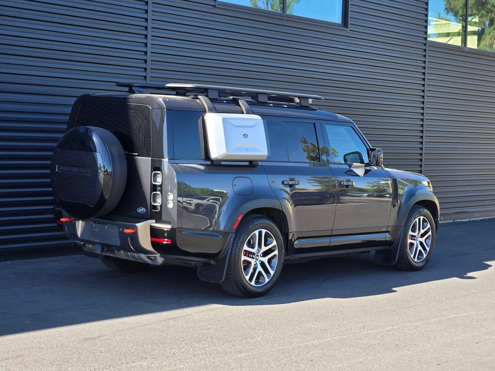 Used 2023 Land Rover Defender 130 X AWD/4WD image 7